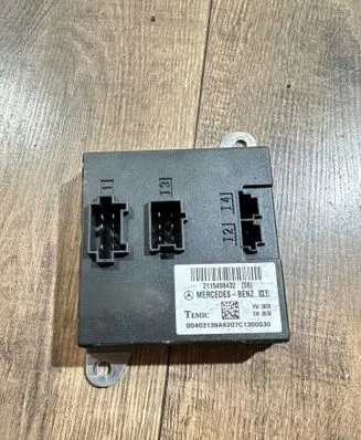 Mercedes-Benz E W211 Comfort/convenience module 2115458432 2040313906