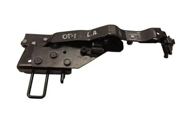 Opel Tigra B Tailgate/trunk/boot hinge 93162673