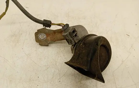 Volkswagen Touran I Horn signal