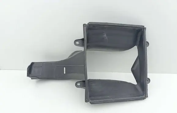 Maserati Ghibli Intercooler air channel guide 670038774