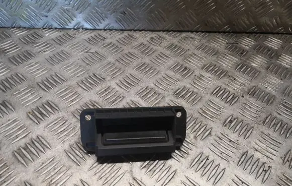 Mercedes-Benz C W204 Tailgate/boot open switch button 2047500293 A2047500293