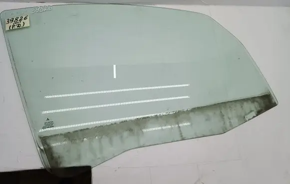 Mitsubishi Colt CZ3 Front door window glass four-door