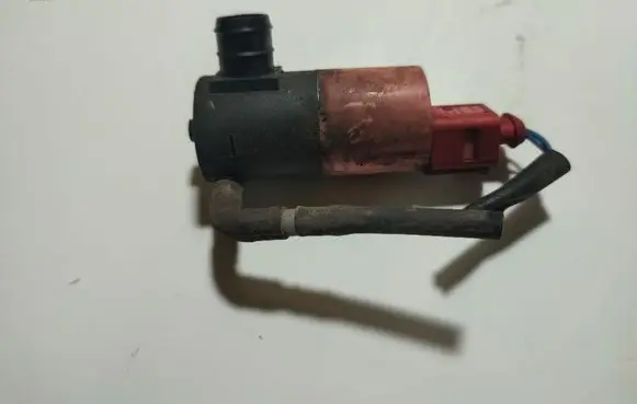 Toyota Yaris Windscreen/windshield washer pump 14919