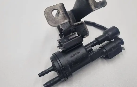 Mercedes-Benz Sprinter W907 W910 Turbo solenoid valve A0005003201