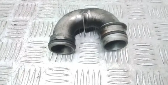Nissan Navara D40 Engine coolant pipe/hose 868058