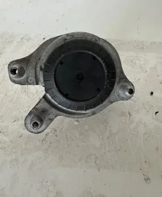 Mercedes-Benz E W213 Engine mount bracket A2132400600