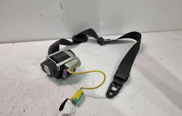 Volkswagen Touareg I Front seatbelt 7L6857705A