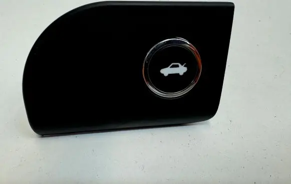Maserati Ghibli Tailgate opening switch 10094024