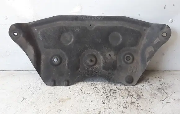 Center/middle under tray cover