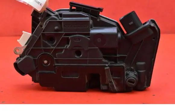 Seat Ibiza IV (6J,6P) Rear door lock 6J0839016C