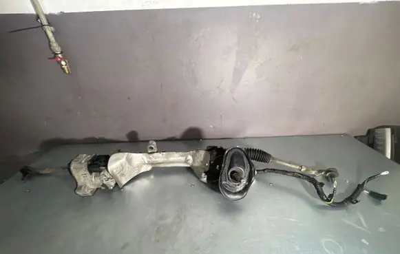 Ford Kuga II Steering rack A0040345 41516736Q