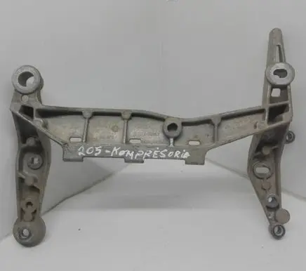 Volkswagen Touareg I Pneumatic air compressor holding bracket 7L0616879