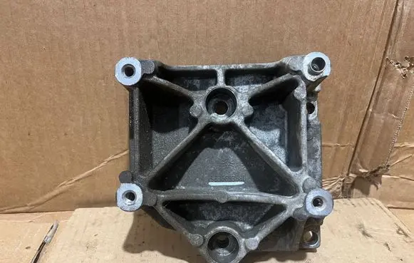 Citroen C3 Engine mounting bracket 9636693680