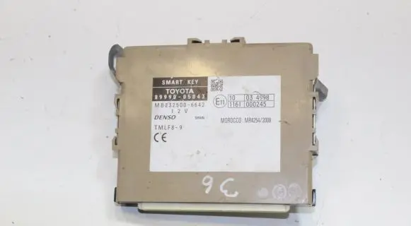 Toyota Avensis T270 Keyless (KESSY) go control unit/module 8999005043 MB2325006642