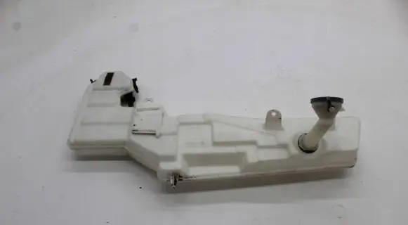 Mercedes-Benz X-class W470 Windshield washer fluid reservoir/tank 289105XA0A
