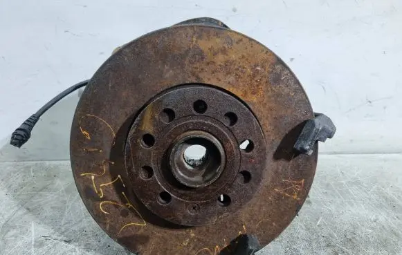 Skoda Superb B6 (3T) Front wheel hub spindle knuckle 1K06N