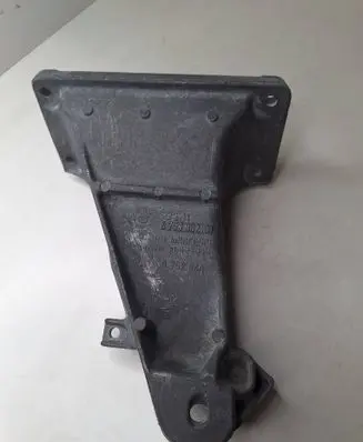 BMW 5 E39 Engine mounting bracket 6753362 6752648