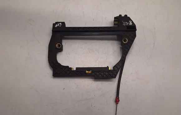 BMW 5 E39 Rear door exterior handle/bracket 51228236645