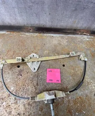 Renault Megane I Rear door manual window regulator 