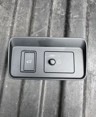 Tailgate opening switch