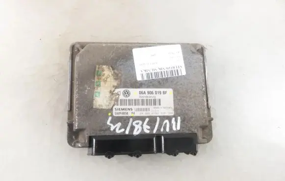 Volkswagen Golf IV Engine control unit/module 5WP4858 06A906019BF
