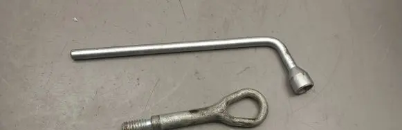 Mercedes-Benz E W211 Tool set 1205810246