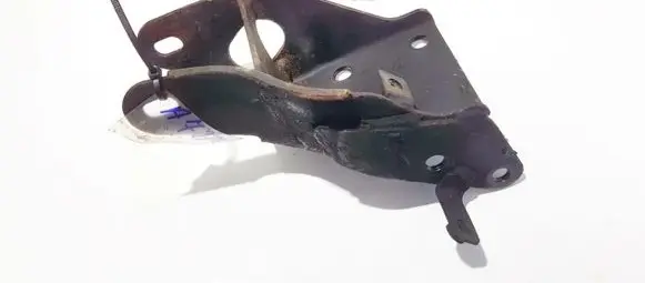 Mazda Premacy Engine mounting bracket