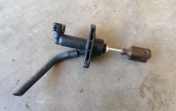 Fiat Sedici Clutch slave cylinder 2381079J01