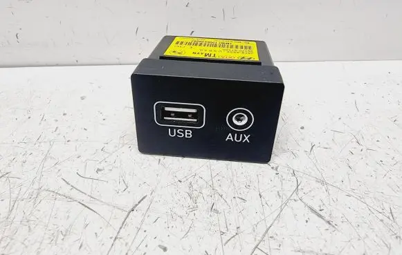 Hyundai Santa Fe USB socket connector 96120S1100
