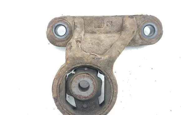 Mazda CX-7 Engine mount bracket
