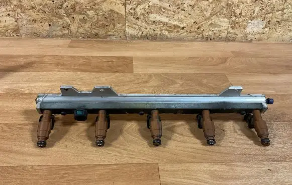 Volvo V70 Fuel main line pipe 9186942 2403146