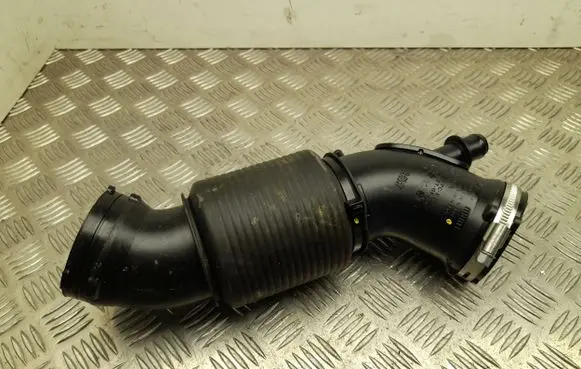 Hyundai Tucson TL Air intake hose/pipe 28130N9400
