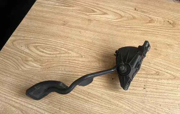 Skoda Superb B5 (3U) Accelerator throttle pedal 8E2721523C 6PV00777033