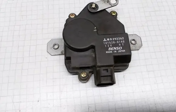 Nissan Almera Tino Central locking motor MR292262 1015280140