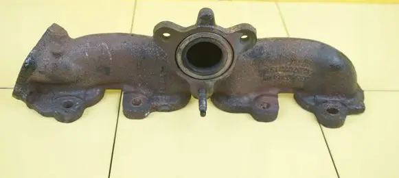 Opel Zafira C Exhaust manifold 55580744 29SP22
