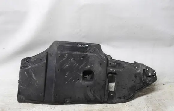 Toyota Auris 150 Rear underbody cover/under tray 5839902010