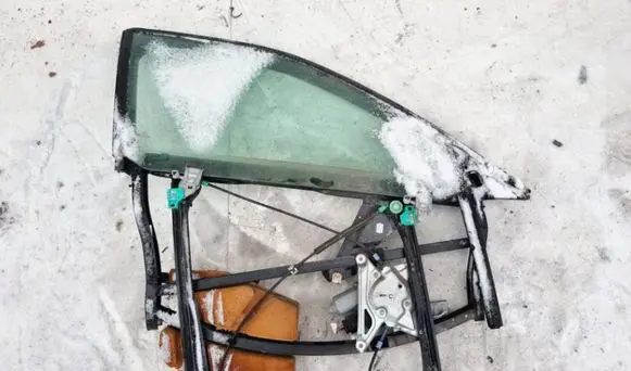 Audi A4 S4 B5 8D Front door window/glass frame 8D0837754