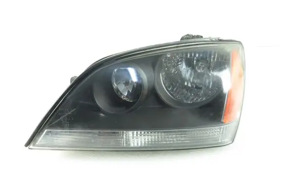 KIA Sorento Headlight/headlamp 921013E0