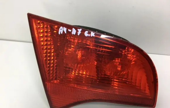 Audi A4 S4 B7 8E 8H Tailgate rear/tail lights 8E9945093