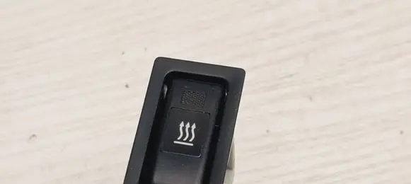 Toyota Avensis T250 Windscreen/window heater switch 153337
