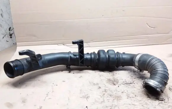 Ford Focus Intercooler hose/pipe DS736C646FK