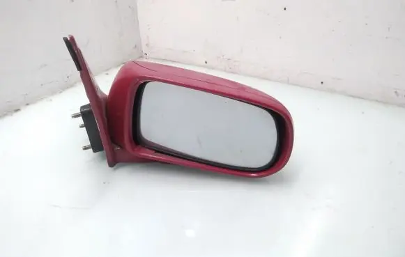 Mazda 626 Front door electric wing mirror E13010142