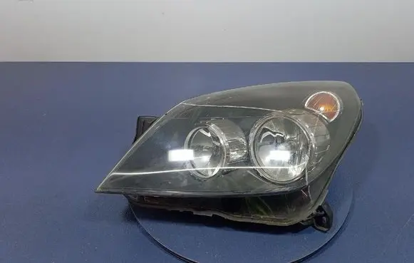 Opel Astra H Headlight/headlamp 1EG270370