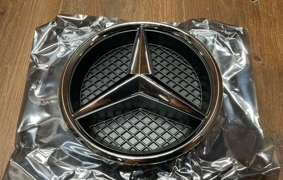 Mercedes-Benz C W205 Manufacturer badge logo/emblem A0008880060