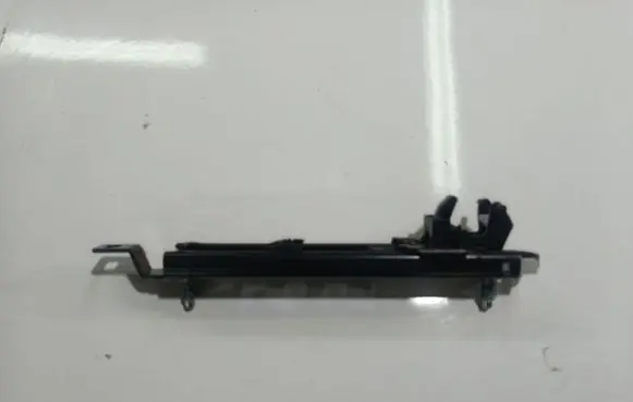 Opel Zafira B Seat belt adjustment rail 13166032
