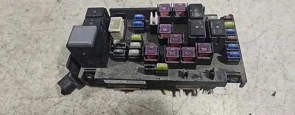 Subaru Legacy Fuse module 82241AG060 802119 MB200200B