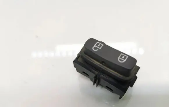 Volvo XC70 Central locking switch button 30710476 03451610 SN002502900249