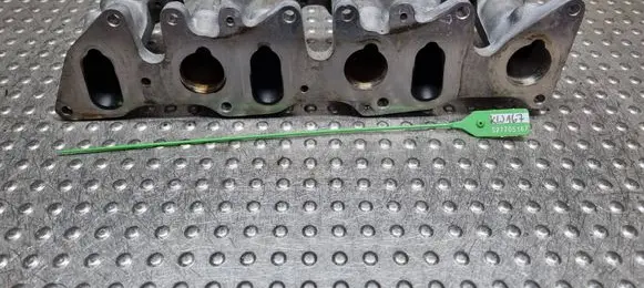 Volkswagen Golf III Intake manifold S27705167 021133206G