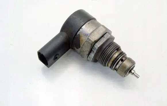 Skoda Fabia Mk2 (5J) Fuel pressure regulator 0281006075