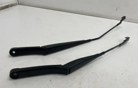 Skoda Octavia Mk4 Front wiper blade arm 5S8955409 5E8955410
